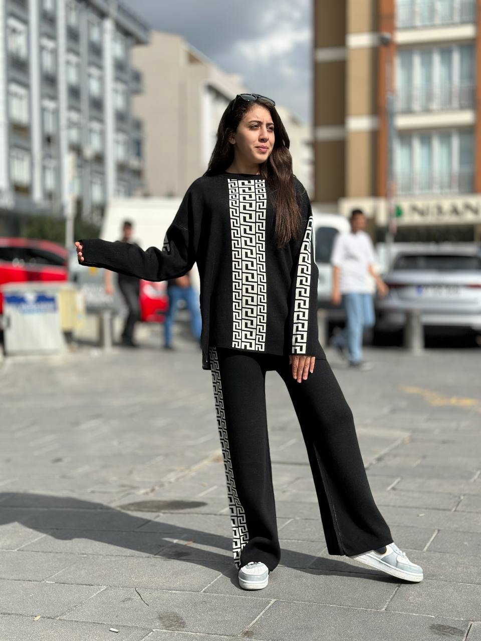 Black Drop-Shoulder Puzzle Printed  Sweat Style 2-Pcs Winter Tracksuit