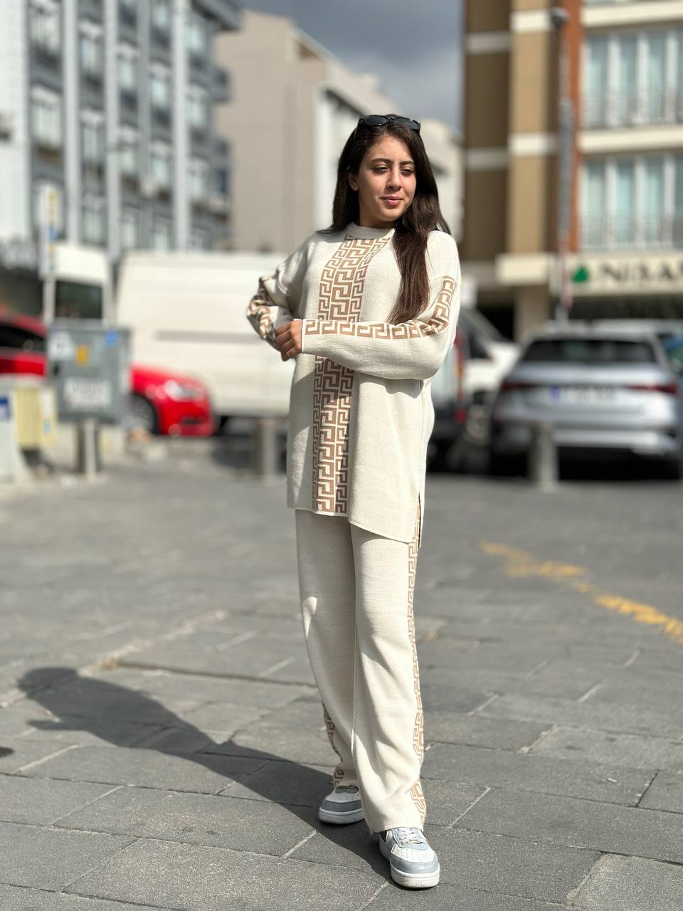 Off-White Color  Drop-Shoulder Puzzle Printed  Sweat Style 2-Pcs Winter Tracksuit