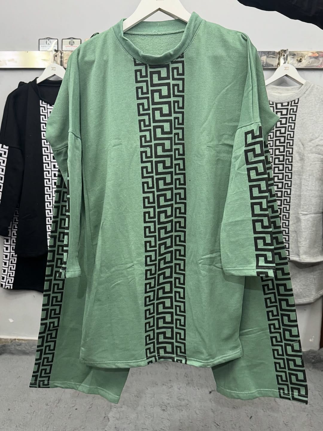 Light Gree Color  Drop-Shoulder Puzzle Printed  Sweat Style 2-Pcs Winter Tracksuit