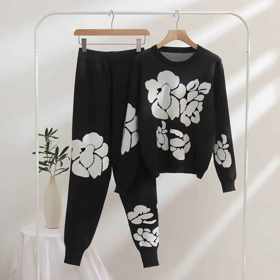 White Rose Printed Style 2-Pcs Winter Tracksuit For Her