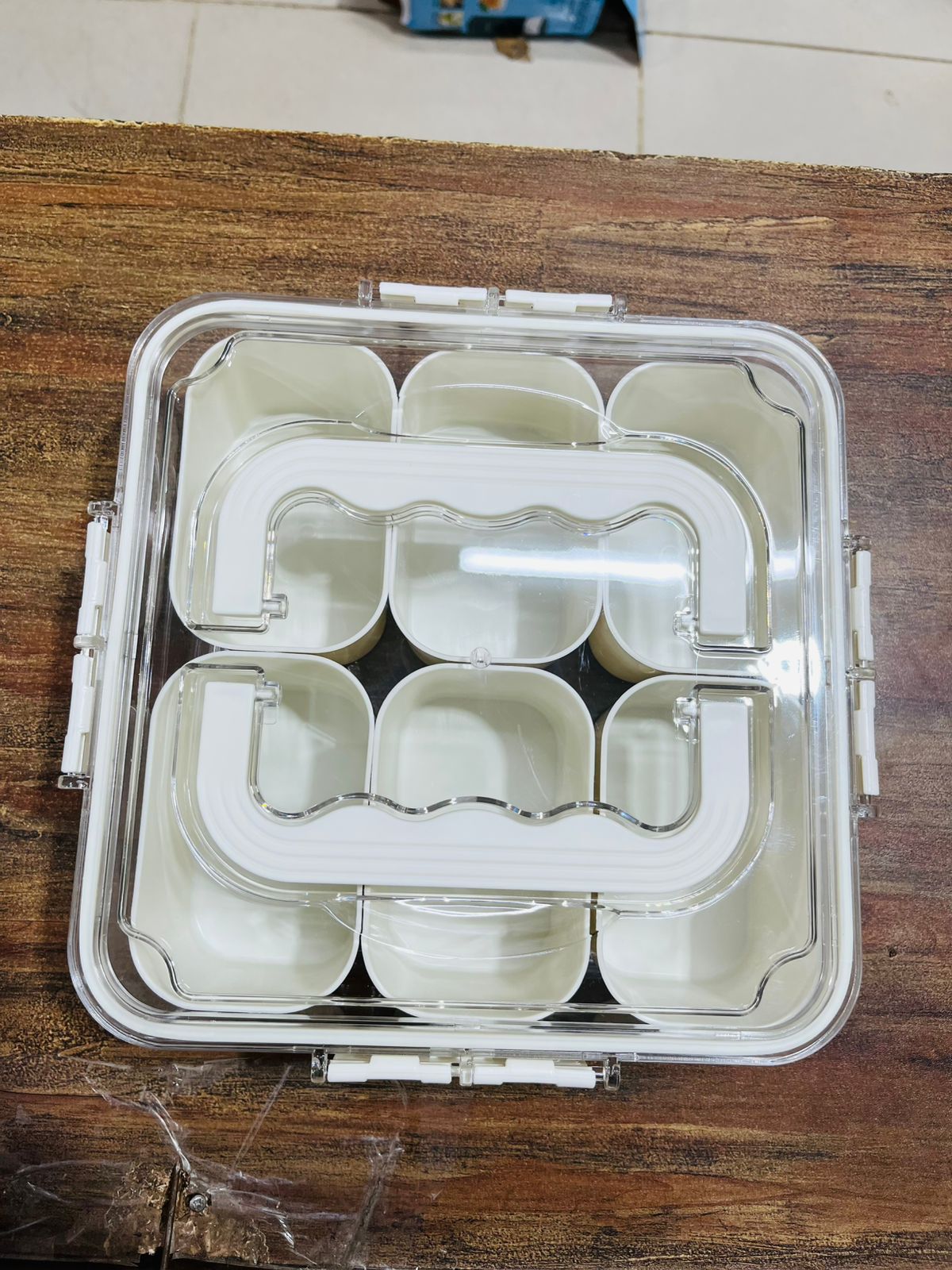 Multifunctional 6 Compartments Acrylic Plastic Food Snack Box